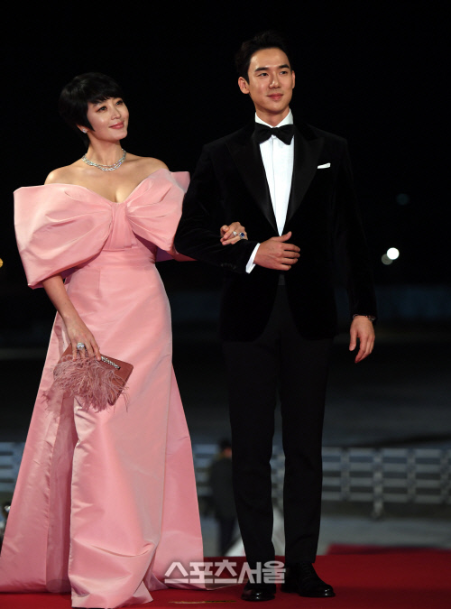 [포토] 김혜수-유연석 '우아한 등장'