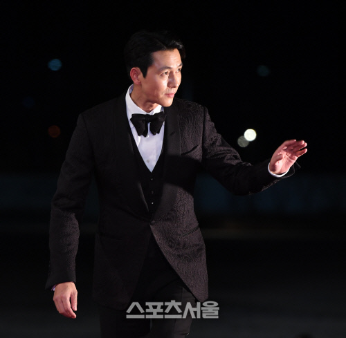 [포토] 정우성 '어둠 속에서도 빛나네'