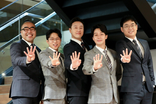 마흔파이브, 23일 '음악중심' 출격…'스물마흔살' 리믹스 버전 무대