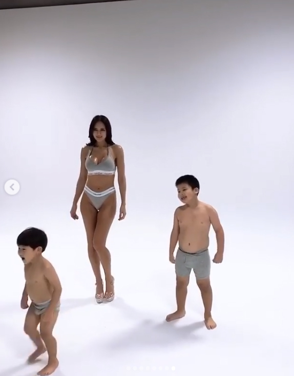 '미수다' 에바 포피엘, 아들 둘 맘의 역대급 몸매