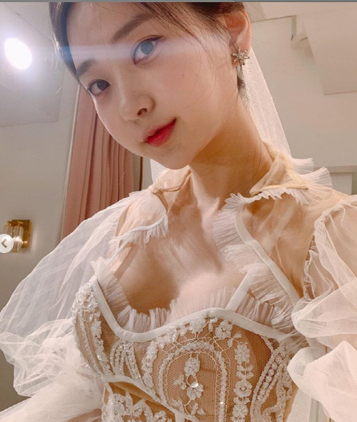 모델 신재은 깜짝 결혼 발표…사회 이상준, 축가 뮤지-문명진 등[종합]