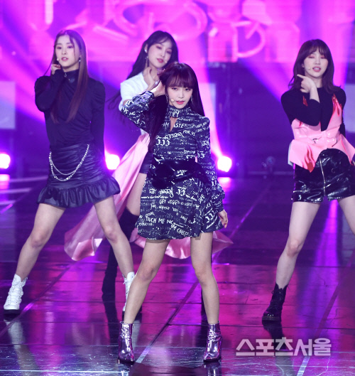 [포토] 네이처, 극세사 각선미 자랑하며~