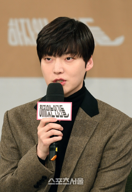 "너무 죄송"…'하자있는 인간들' 안재현, 이혼소송 후 '긴장 가득' 첫 공식석상[SS현장]