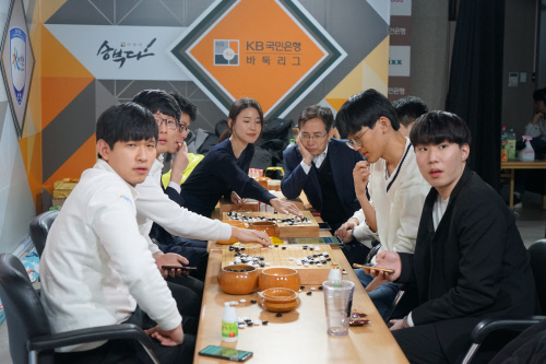 주장 박영훈의 결혼식날 터진 후배들의 1위 축포!