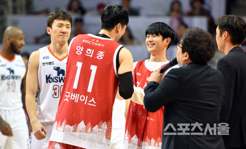 KGC-전자래드전 시투 정해인, 양희종과 반가운 눈인사[포토]