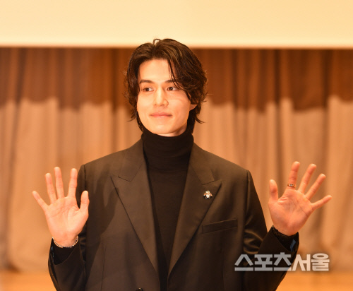 무대인사는 이렇게, 이동욱[포토]