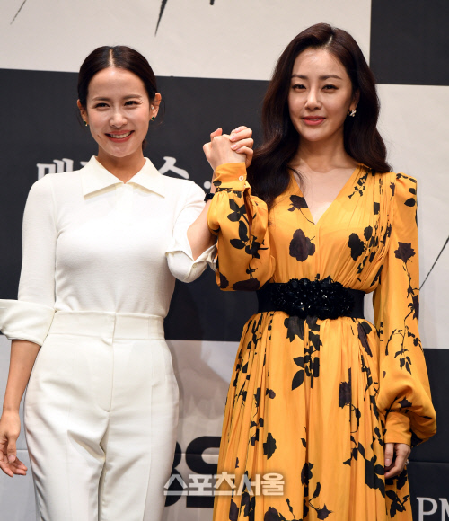 [포토] 조여정-오나라 '저희 친구예요'