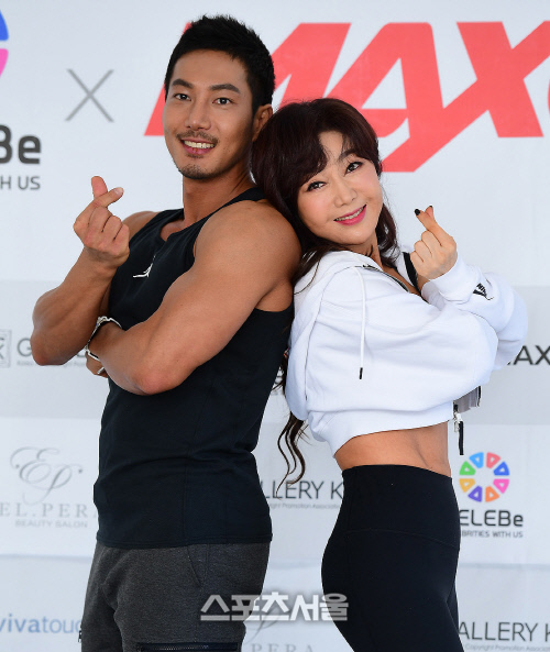 이성현과 장래오, 맥스큐 2월호 커버를 장식한 모자(母子)![포토]