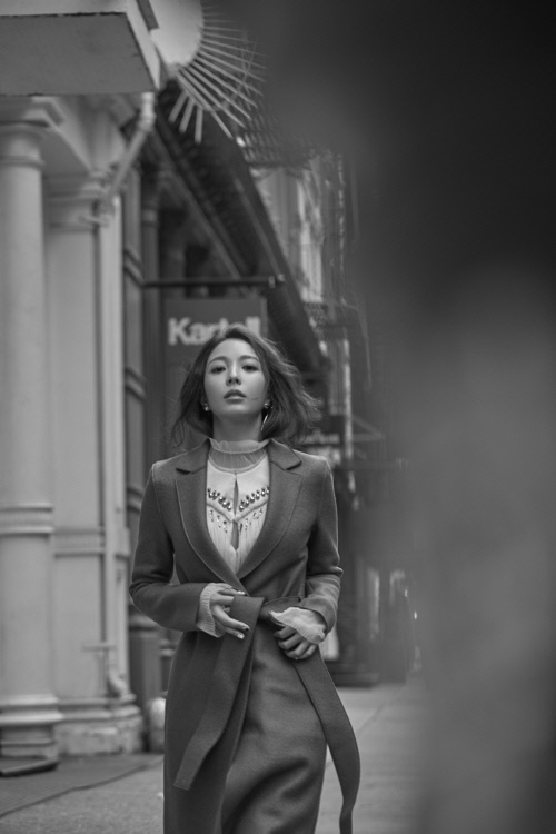 보아, 수록곡 'I Don't' Mind'-'말린 장미' 하이라이트 클립 공개