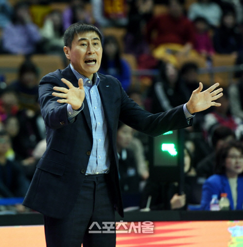 [포토] 작전 지시하는 이상민 감독