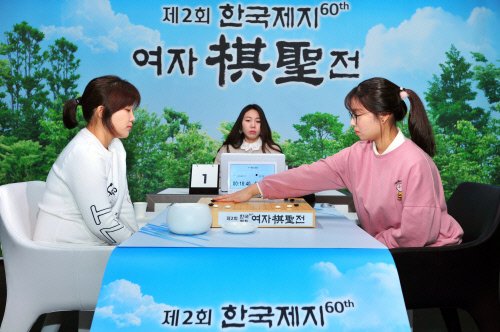 최정-승자(오른쪽) vs 김혜민(자료사진-181126)