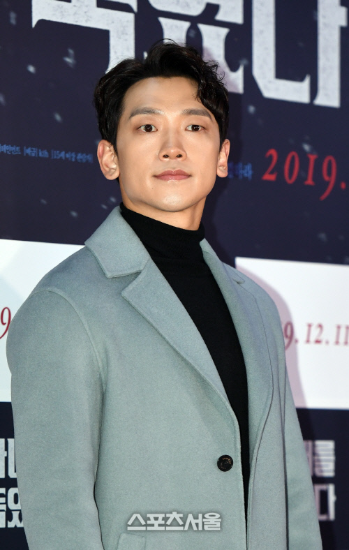 [포토]이시언의 '아내를 죽였다' 시사회 찾은 비