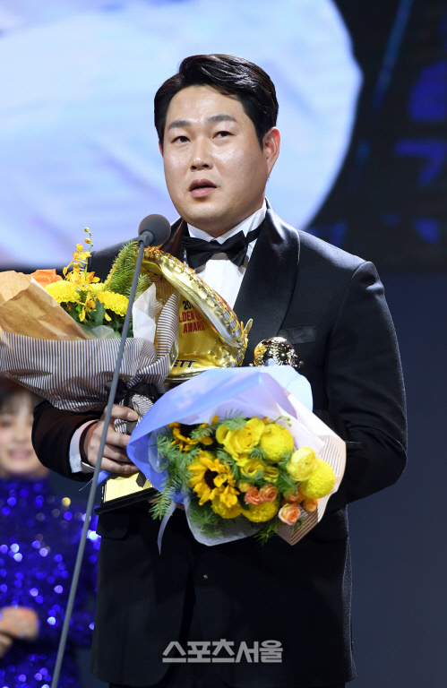 "세혁이가 더 잘해줄 것" 마스크 넘긴 양의지, 경쟁 넘어선 애정[SS현장]