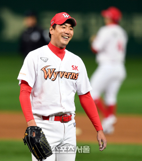 [포토] 김광현 \'이걸 치다니\'