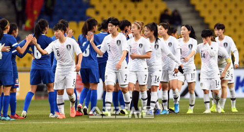 [포토]대만에 3-0 승리한 한국 여자축구대표팀