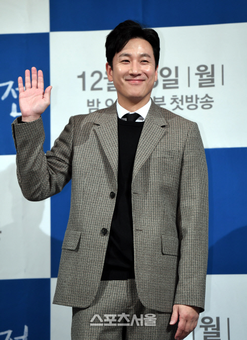 [포토] 이선균, 10년차 검사의 미소