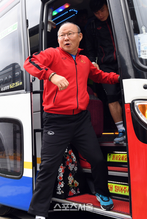 [포토]통영 전지훈련 온 박항서 감독