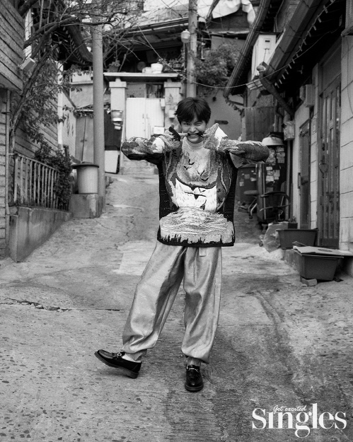 [싱글즈1월호]육성재 보도자료1