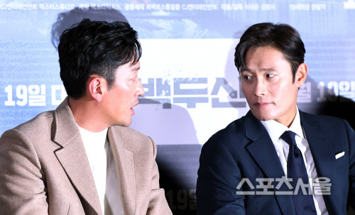 [포토] 하정우-이병헌, 주거니 받거니~