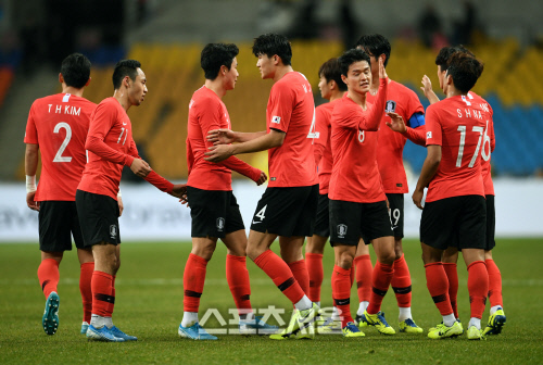 [포토]중국에 1-0 승리 거둔 한국 축구대표팀
