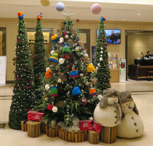 '요즘 뜨는 호텔' 라한호텔, 신생아 모자뜨기 캠페인 사회공헌활동