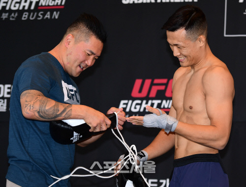 에디 차 코치와 훈련에 임하는 정찬성, \'에디 차, \'캡틴\' 에릭 코치는 최고!\'[포토]