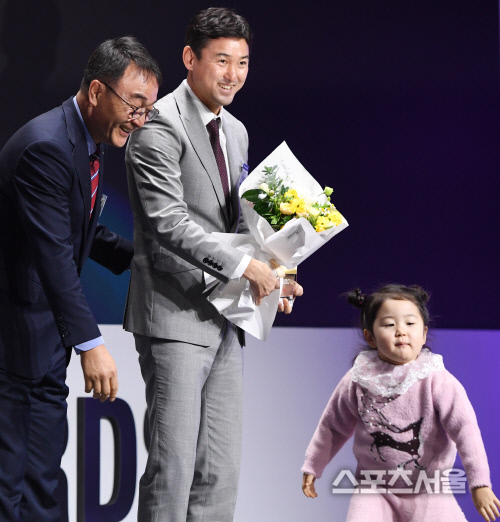 [포토] 이정수, KFA 어워즈에서 공로패...수상!