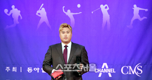 [포토] 류현진, 특별상...감사합니다~