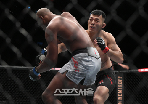 로드리게스를 KO시키는 정다운, 한방이면 충분해[포토]