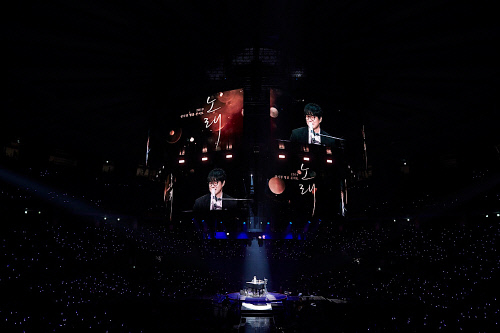 360도 무대→감동 라이브까지…성시경, '노래' 앵콜 콘서트 성료