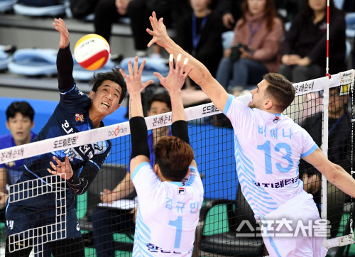 [포토] 한국전력 구본승, 괴력의 스파이크!