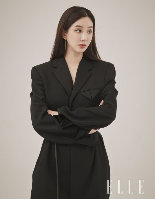 엘르 1월호_정려원 2