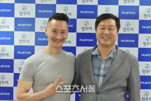 팜투어, 개그맨 '리마리오' 허니문박람회장 깜짝 방문