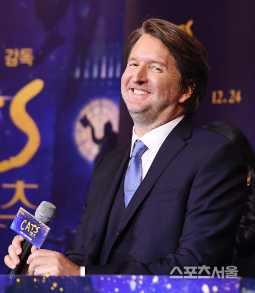 [포토] 톰 후퍼 감독, 기분 좋아요~