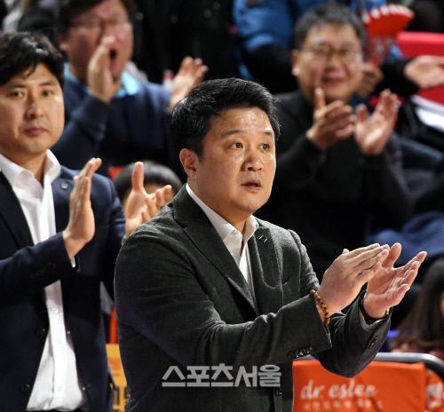 [포토] 인천 유도훈 감독, 잘하고~ 있어!