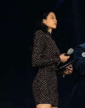 설현, '가요대전' MC 소감 "웬디의 빠른 쾌유 빈다"