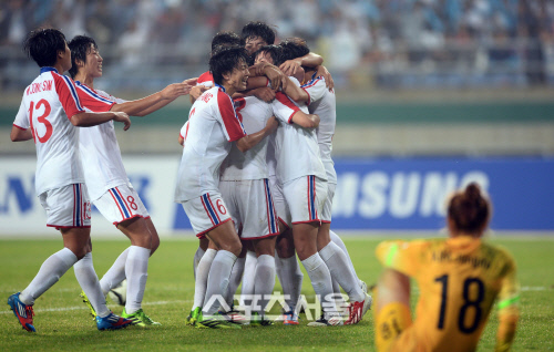 [SS포토]종료 직전 극적인 골로 결승전 진출하는 북한