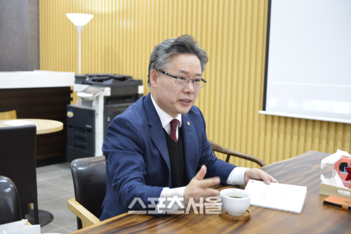 산에 아주 특별한 변호사 사무실 ‘온 누리’로카페 개설... 전