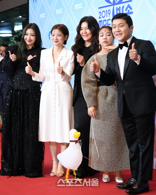 [포토]이사배-차홍-한혜현-홍현희-조세호, MBC연예대상 함께 해요!