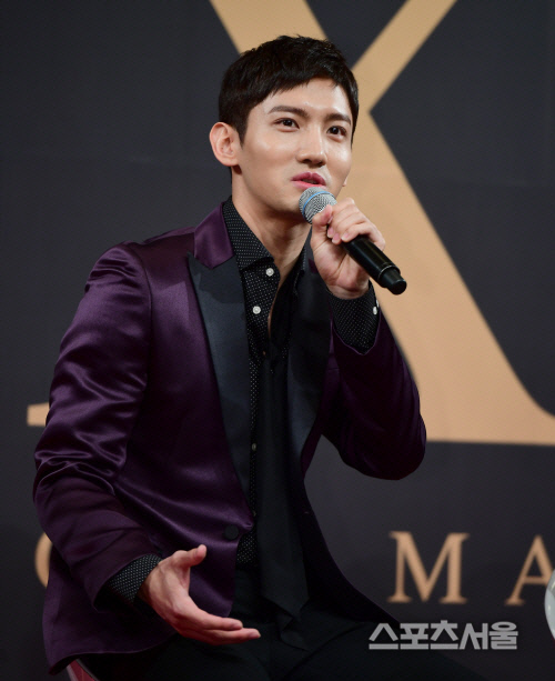 동방신기 최강창민, 일반인 여성과 열애 중(공식)