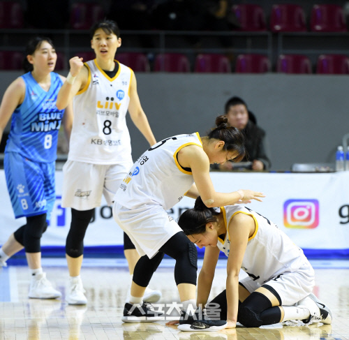 [포토] 최희진 '3점슛에 보너스샷까지'