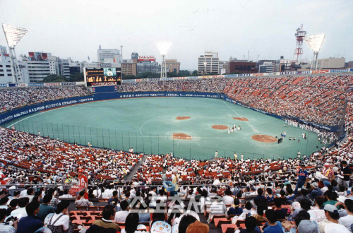 일본 프로야구팀 요코하마 홈구장 요코하마스타디움(야구장)