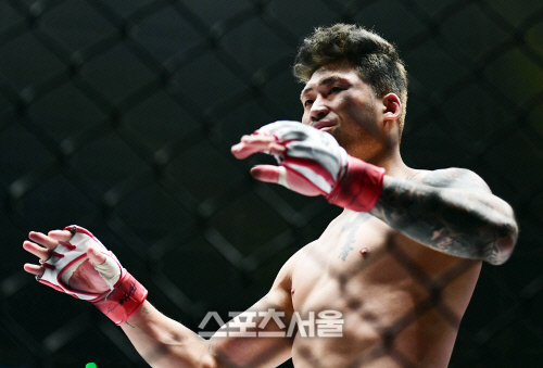 로드FC 10대 뉴스-김승연 7초 KO승