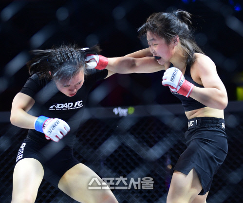 로드FC 10대 뉴스-최연소 파이터로 등록된 만 15세의 신유진