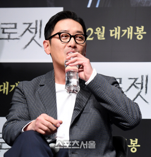 [포토] 하정우 '긴장되네'