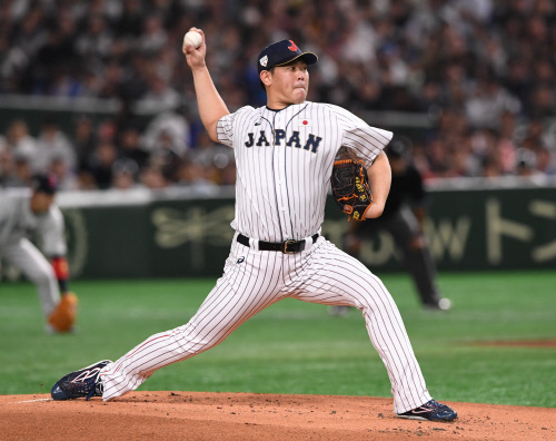 [포토] 야마구치 순, 한일전 1회 홈런 두 방으로...3실점!