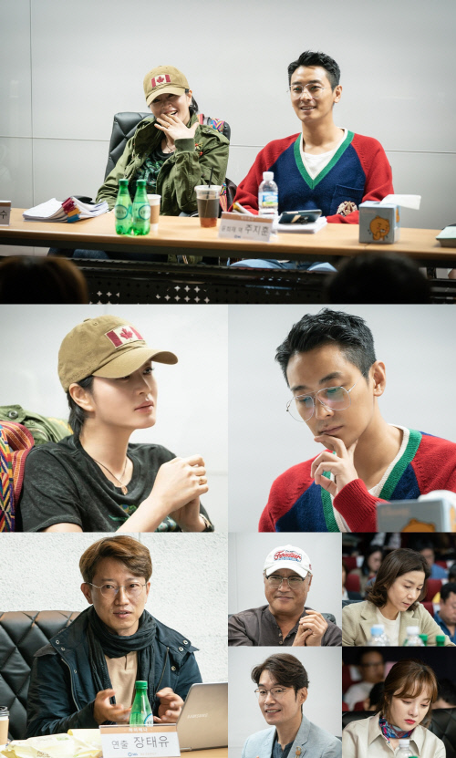 '하이에나' 김혜수X주지훈, 대본 리딩부터 불꽃 튀는 케미 '완벽 호흡'