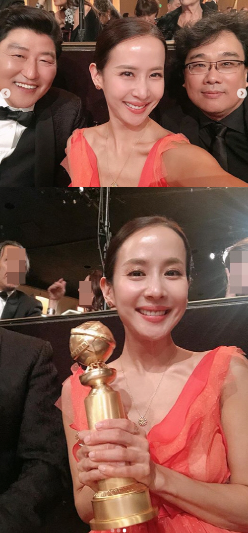 조여정, '기생충' 골든글로브 트로피 인증샷 "입이 귀에 걸렸어요"