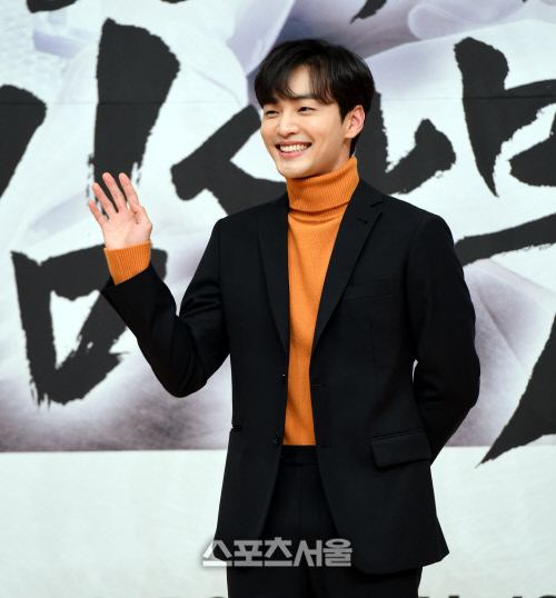 [포토] 김민재, 주사도 아프지 않을 비주얼