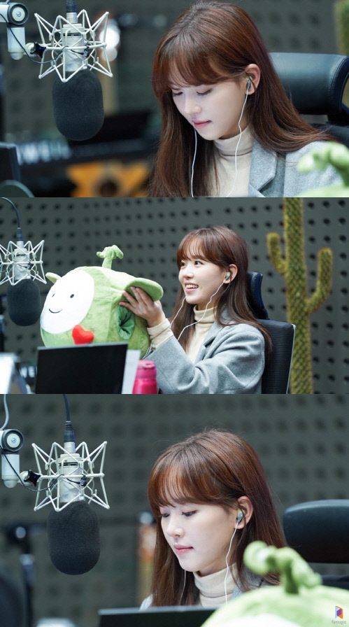 강한나, '볼륨을 높여요' DJ 신고식 완료…강하늘 깜짝 전화연결